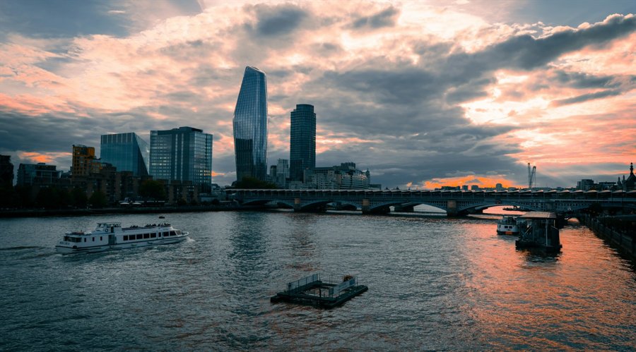 英国CM精英集团 FY24年收入大增，客户增长显著