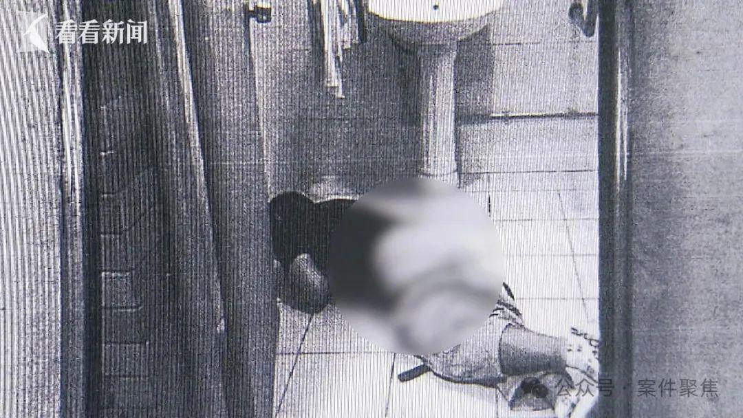 外卖骑手在公厕晕倒后去世，家属索赔60万保险金被拒，法院作出裁决