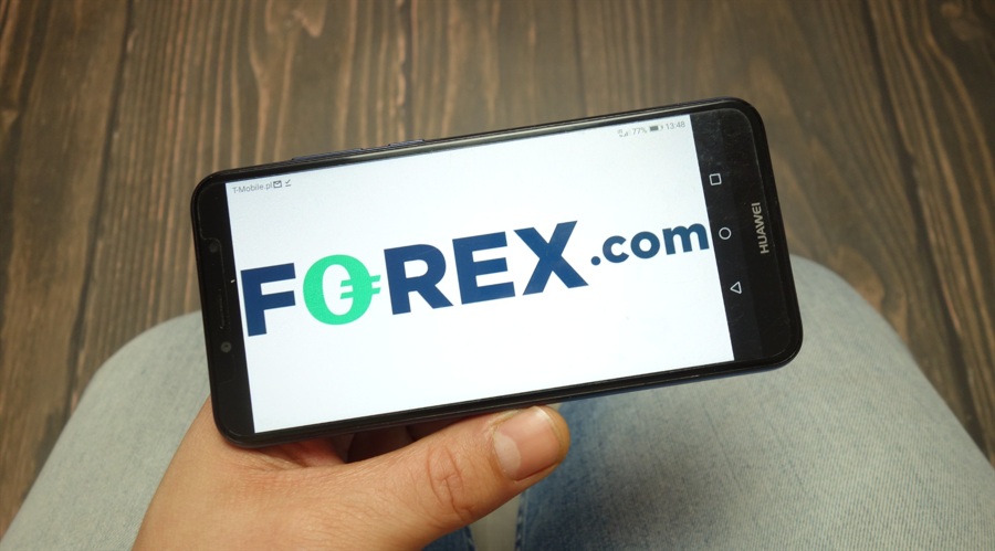 FOREX.com 项目通过简单的电子KYC切换实现100%